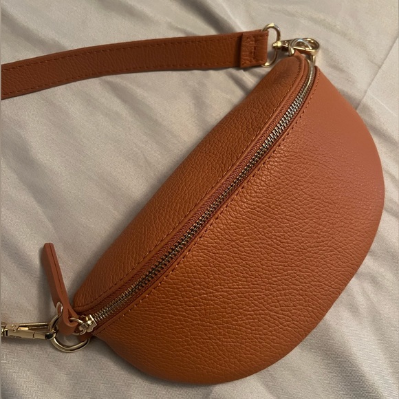 🍊Orange waist/ chest bag 😍 - Picture 2 of 4